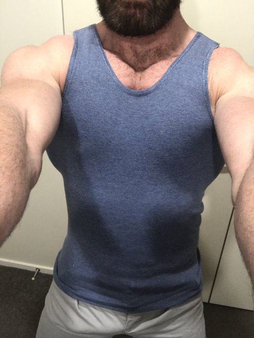 And I&rsquo;m live https://t.co/1FYsteMmsO #bulge #tightshorts #camguy #NSFW #muscle #chaturbate @chaturbate<a href="/tag/bulge"class="tags">#bulge</a><a href="/tag/tightshorts"class="tags">#tightshorts</a><a href="/tag/muscle"class="tags"><span>#muscle</span></a><a href="/tag/nsfw"class="tags"><span>#nsfw</span></a><a href="/tag/chaturbate"class="tags"><span>#chaturbate</span></a><a href="/tag/camguy"class="tags"><span>#camguy</span></a>