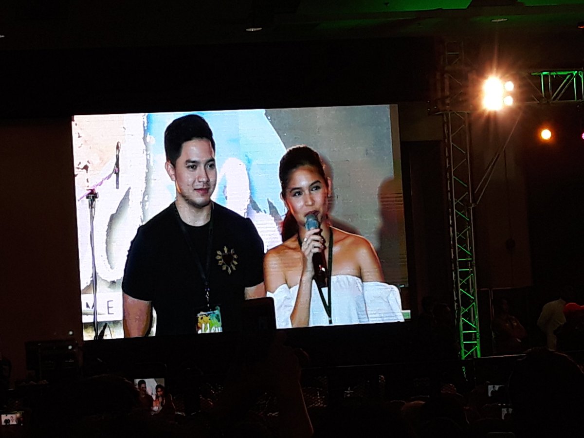 OptimistNurse's tweet photo. Seeing you both last @ADNhomecoming melts my heart. Thank you for making me happy baby loves!
See you on the next ADN homecoming 2019
@mainedcm and @aldenrichards02 💚
#ALDUBTP3rdAnniversary
#VMPeoplePower https://t.co/0tq90RwHZ4