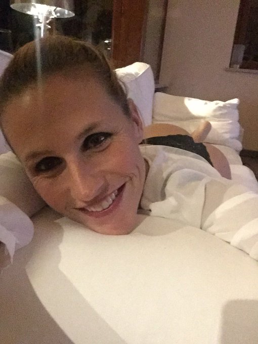 Ma quanto ci si pu&ograve; divertire su un divano?!.....scopritelo guardando la diretta tra pochi minuti su<a href="/tag/friends"class="tags"><span>#friends</span></a><a href="/tag/grottammare"class="tags"><span>#grottammare</span></a><a href="/tag/43parallelo"class="tags"><span>#43parallelo</span></a><a href="/tag/osteriedellarancio"class="tags"><span>#osteriedellarancio</span></a>