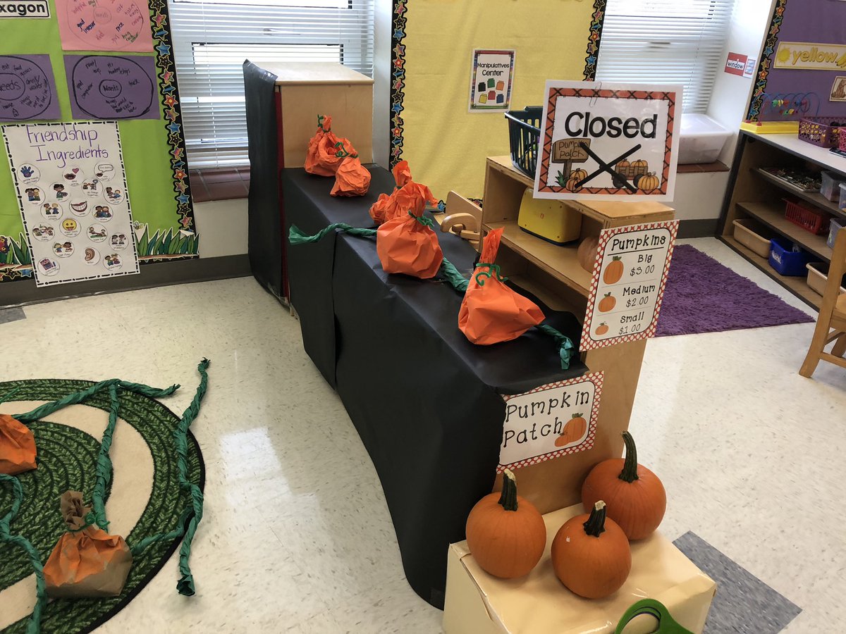 RoseBueno08's tweet photo. Pumpkin Patch is now open for business.  What a great way to introduce consumerism for our Prek and Prek Comm kids. #BBOPride  @bbowenes https://t.co/IL0wAUaeLR
