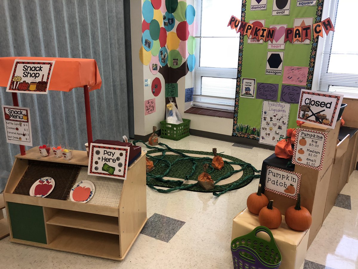 RoseBueno08's tweet photo. Pumpkin Patch is now open for business.  What a great way to introduce consumerism for our Prek and Prek Comm kids. #BBOPride  @bbowenes https://t.co/IL0wAUaeLR
