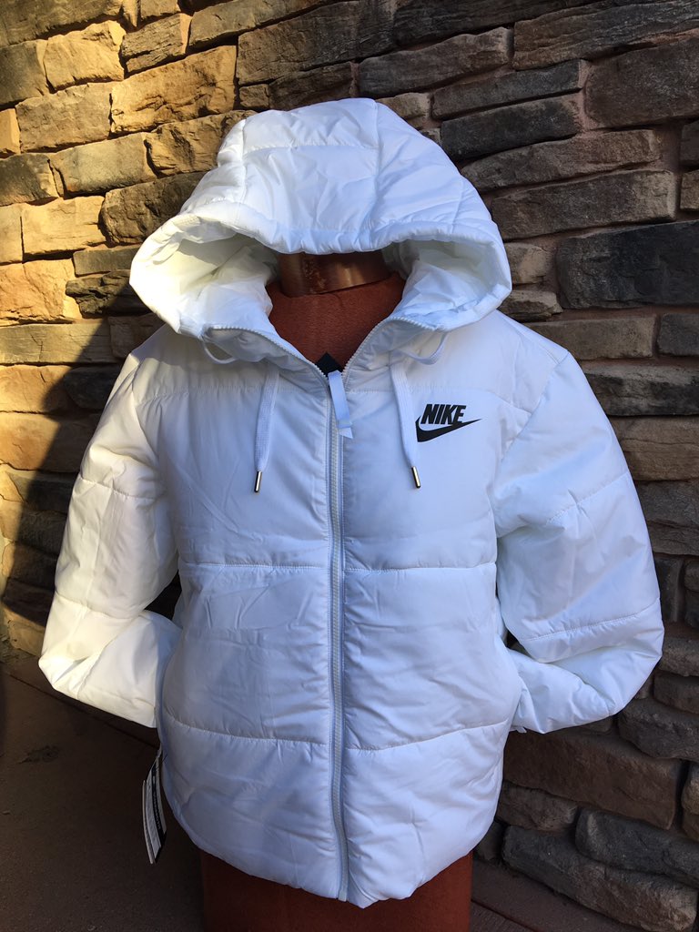 LeamingtonSFS's tweet photo. Fall and Winter jackets from Nike, UnderArmour, Noize, Dare 2 B and more!!  Also gloves and toques. https://t.co/KsVqyxPL00