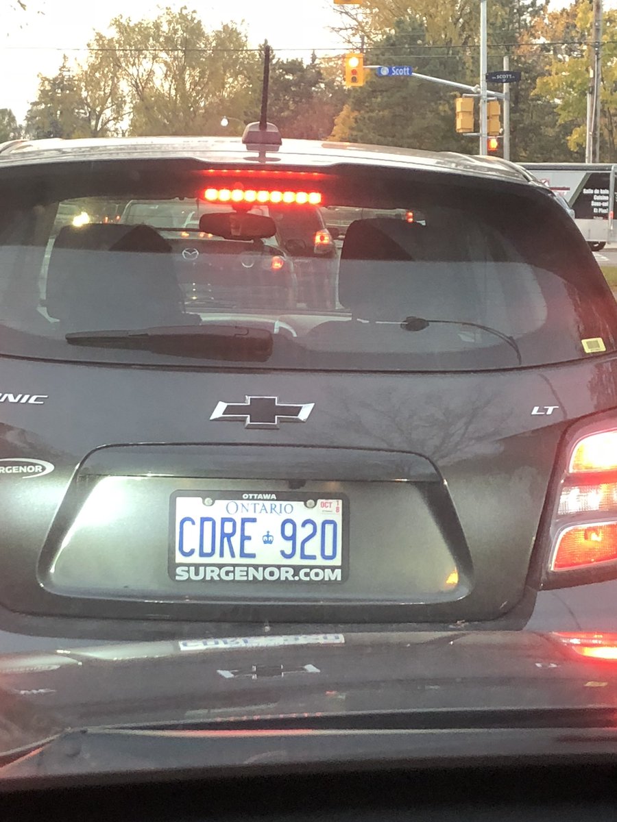 This chick texted the whole way down island park. Looked up twice #stoptextinganddriving <a href="/OttpoliceMedia/">@OttpoliceMedia</a>