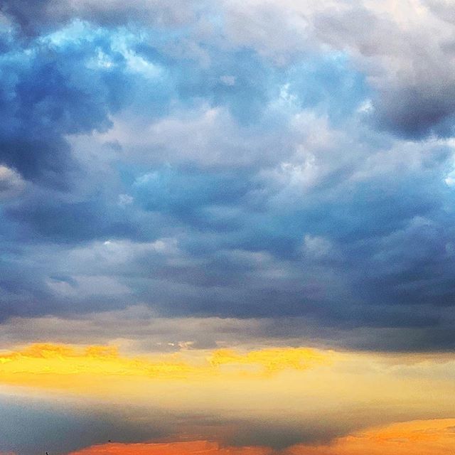 peternasonov's tweet photo. #Sunset #sky with a drop of my #creativity https://t.co/cfPm5Jdy3k https://t.co/0qHWgcfdKu