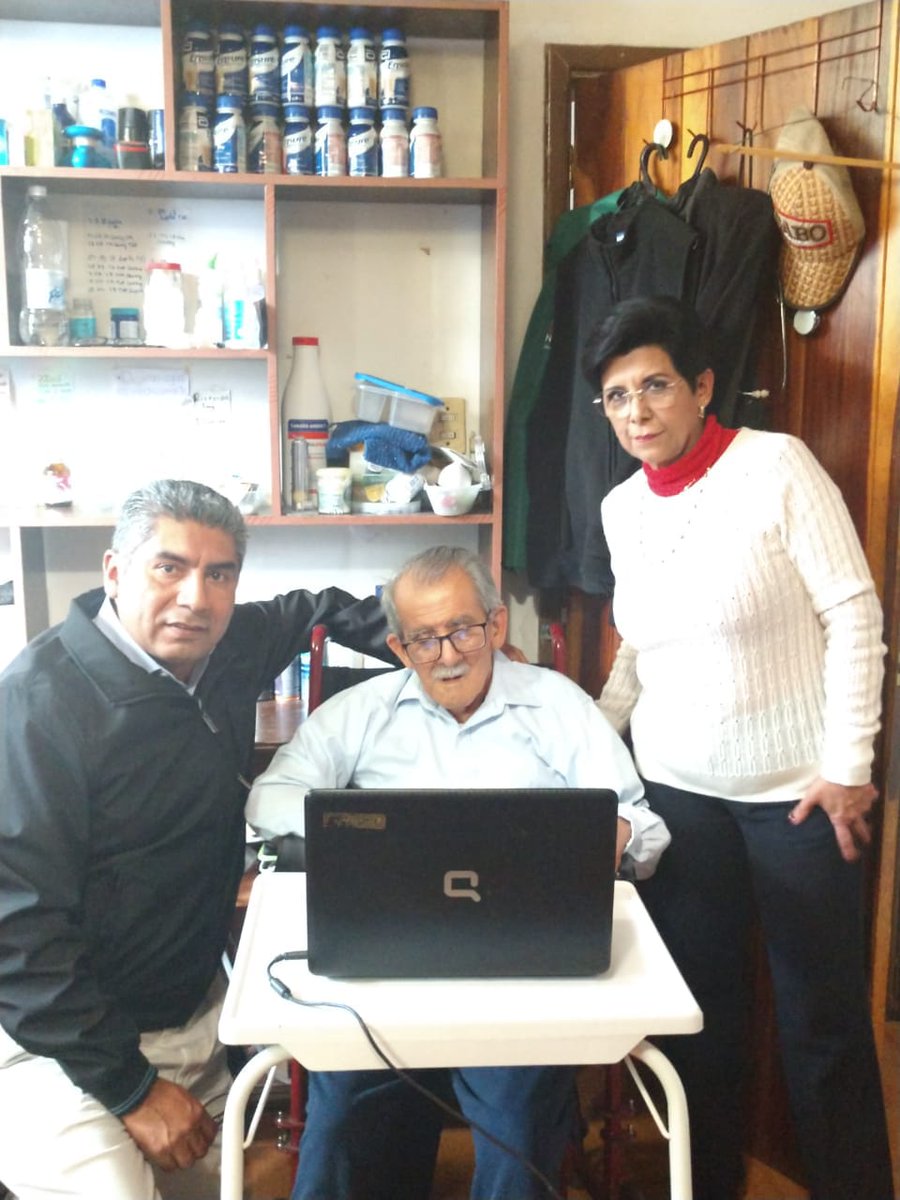IsmaelFloresT's tweet photo. Ayer visité en su casa al Ing. Sergio Reyes Osorio, egresado de Chapingo en 1958 y uno de los colegas más destacados del siglo XX. Le entregué el documental "Sergio Reyes Osorio, un Ingeniero Agrónomo Ejemplar", producido por @ANECh_Oficial y realizado por @Candy_aiss23. https://t.co/LRoDuNxPZV