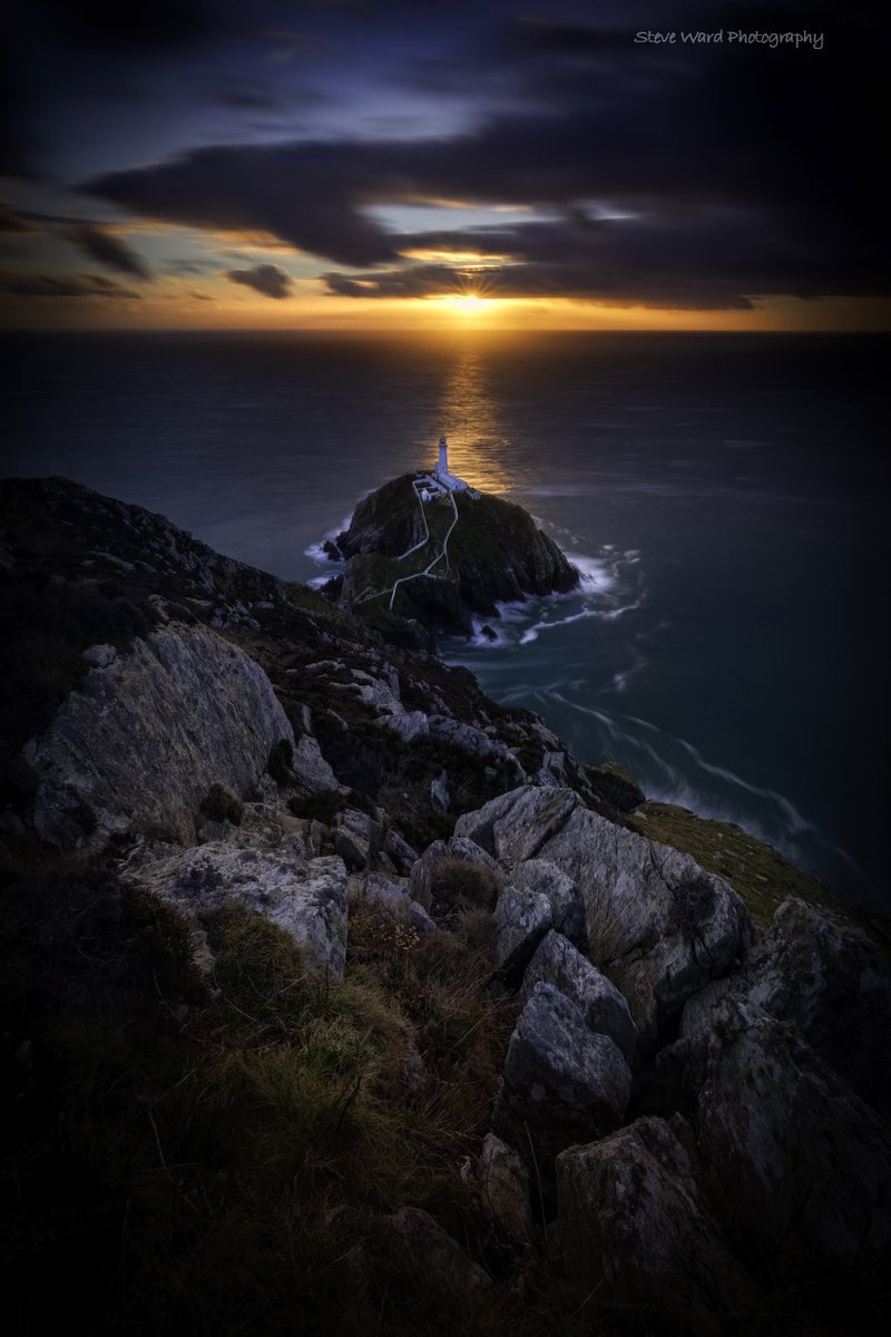 South Stack Anglesey  @BBCEarth @bbcweather @StormHour @BBCWales @gtlighthouses  @ruthwignall @ItsYourWales @AngleseyScMedia @visitwales @manfrotto_uk  #southstack #lighthouse @NiSiFilters @DJIEnterprise @IronMenCrosby @LBMLT @YOLiverpool @BBCSpringwatch @BBCCountryfile