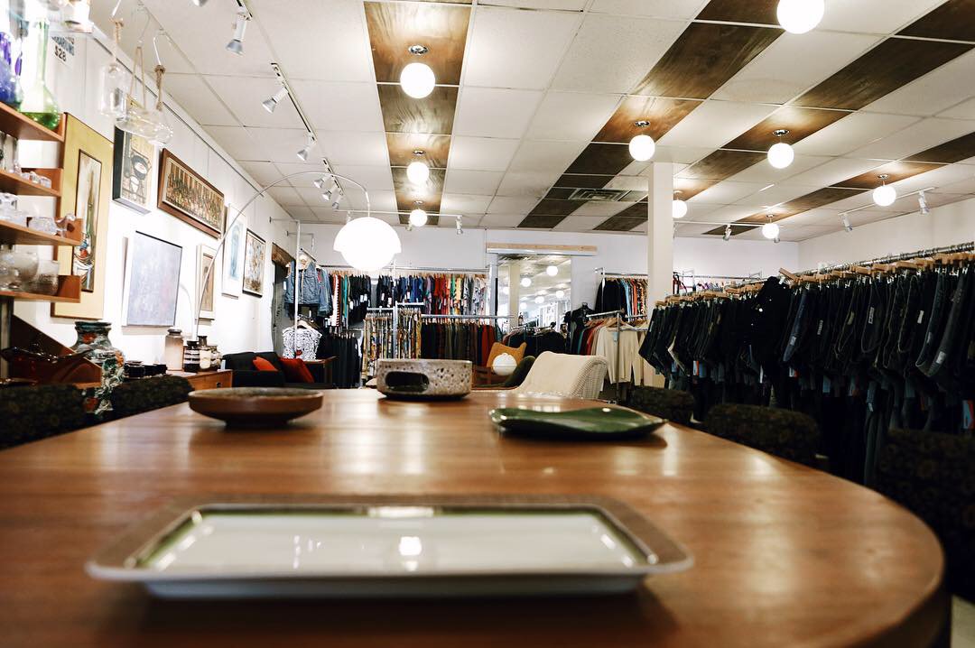 Say hello to <a href="/bungalowtoronto/">Bungalow</a> 👋🏾 a hip showroom for new and vintage clothing, midcentury furniture and home goods, renting to pro stylists. Head on over and check them out this Thursday, Oct. 25th from 5-11p. #vcto