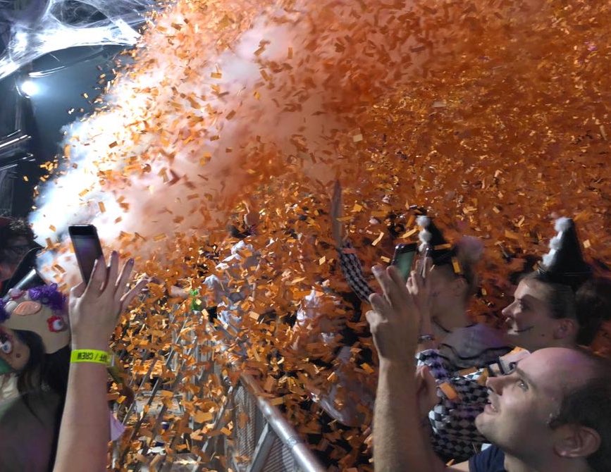 FuseFireworks's tweet photo. #Halloween #festival #orange #specialfx #confetti #confettilove #eventprofs https://t.co/AkG9xdMnp4