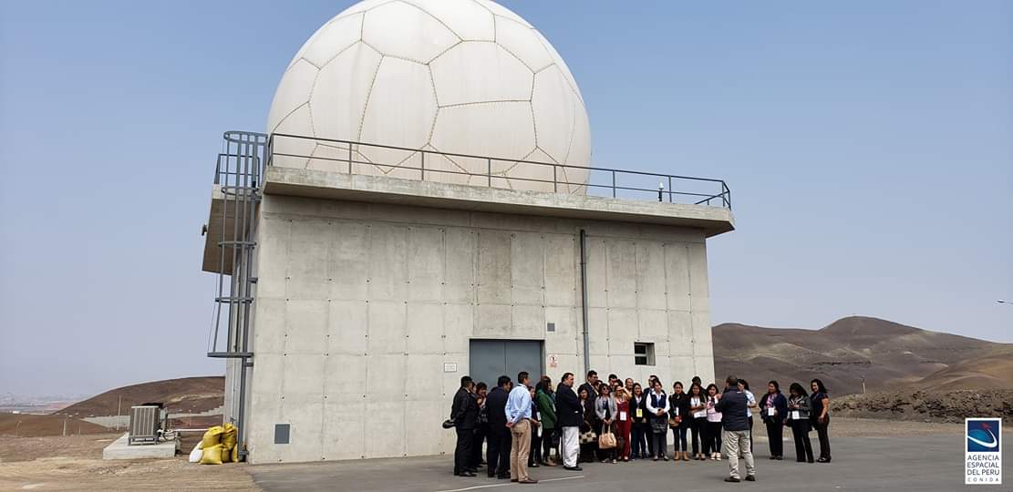 A_Espacial_Peru's tweet photo. La Asociación de Directores de Colegios de Huaycán visitaron la  #AgenciaEspacialdelPerú, donde recorrieron las instalaciones del #CNOIS para conocer el trabajo que se realiza en la operación del satélite peruano #PerúSAT-1🛰️. 1/2 https://t.co/Z0gz1RntEq
