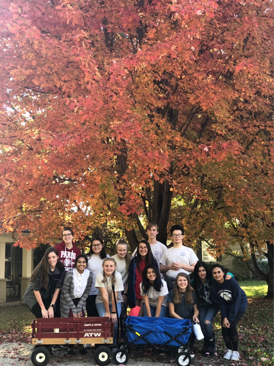 ONEagleService's tweet photo. So proud of our Eagle Service Club! We went house to house collecting cans and prepackaged foods to donate to the Johnson County Christmas Bureau :) #MyOlatheSchools https://t.co/bvyIHry8A3