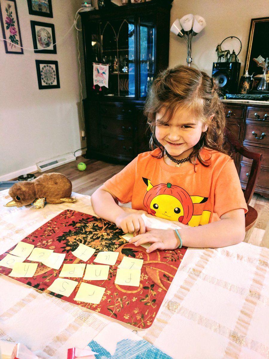 gertrudkrumpf's tweet image. Practicing for her spelling test with post-its!!! @Postit #postit #teachingsolutions #creativeteacher #homeworkwithmom #momsateacher