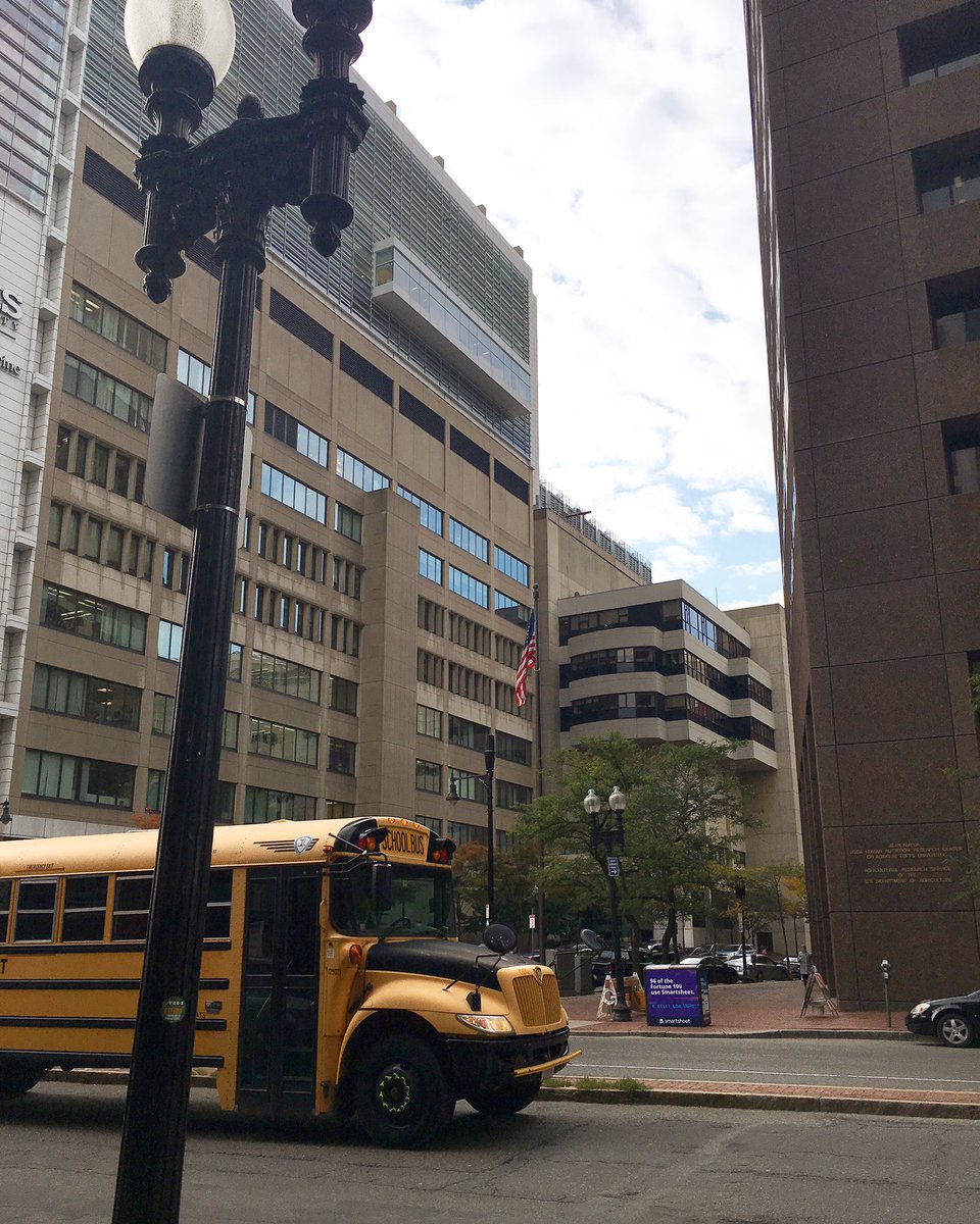 Après des mois de travail : enfin à Boston ! Fière de représenter mon équipe et le <a href="/M2PIA_UPSUD/">Master 2 PIA - UPSUD</a> avec <a href="/KellyTrng/">Kelly Trang</a> ! #iGEM2018 #igempasteur