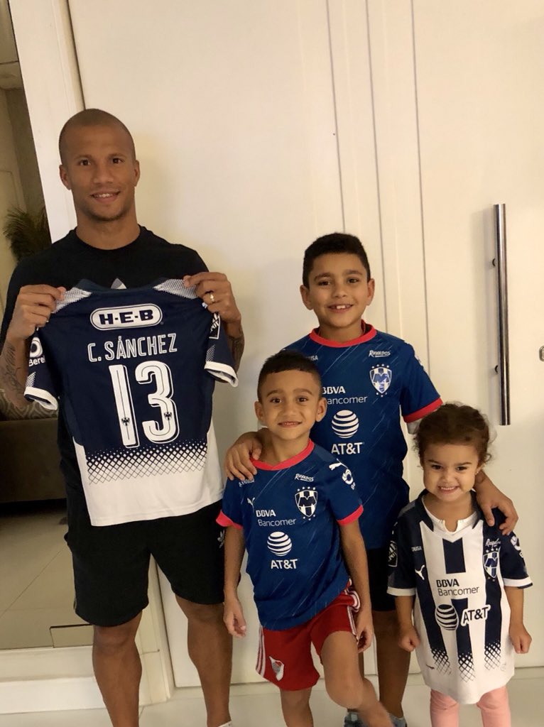 seldie_scubdu's tweet image. Hoy juega rayados y ellos lo saben!! Vamosssss!!! ⚪️🔵