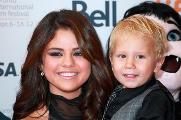 I'm in my mommy's arms