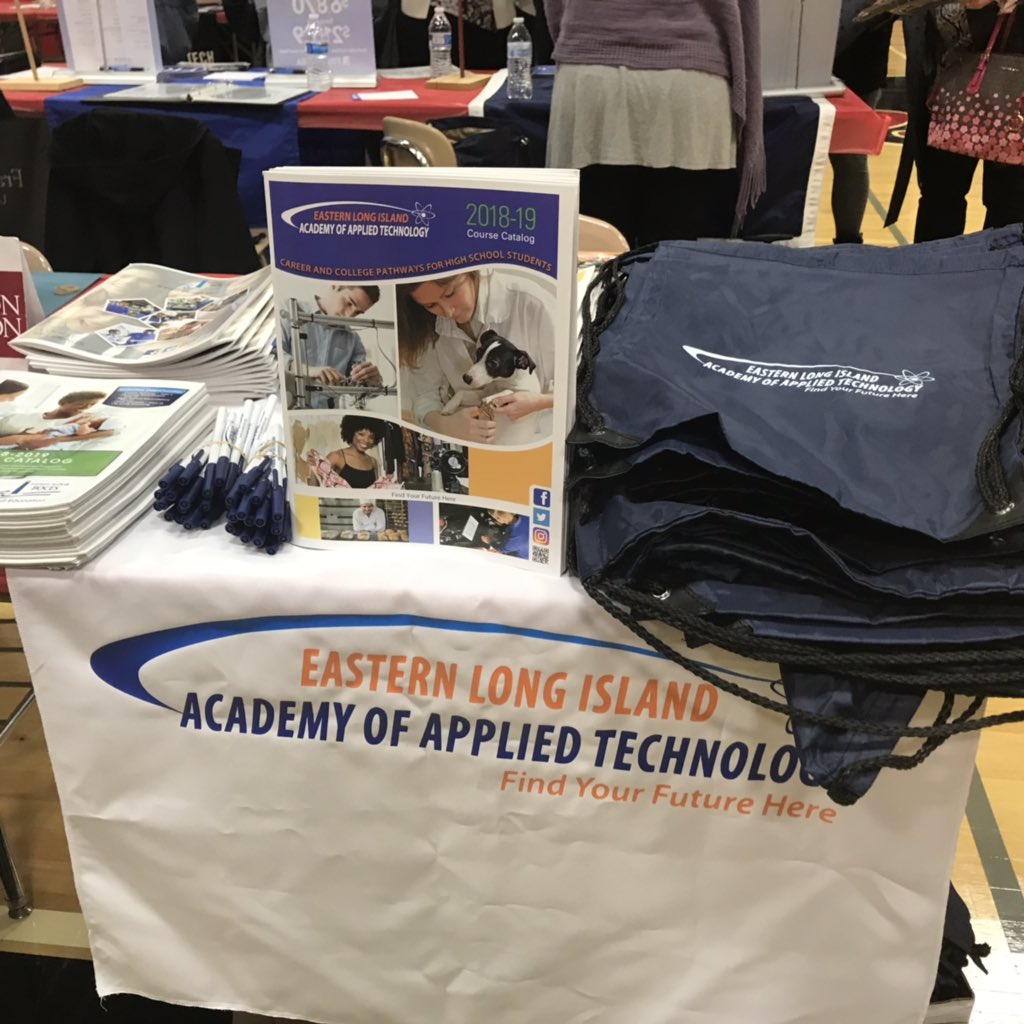 CTEprogram's tweet photo. Getting ready to share #AllThingsCTE with the students and parents @PatMedSchools . #CareerandCollegeReady #LifeAfterHighSchool #WorkExperienceMatters #CTEStrong #CareerReady https://t.co/TmfJrRnZU9