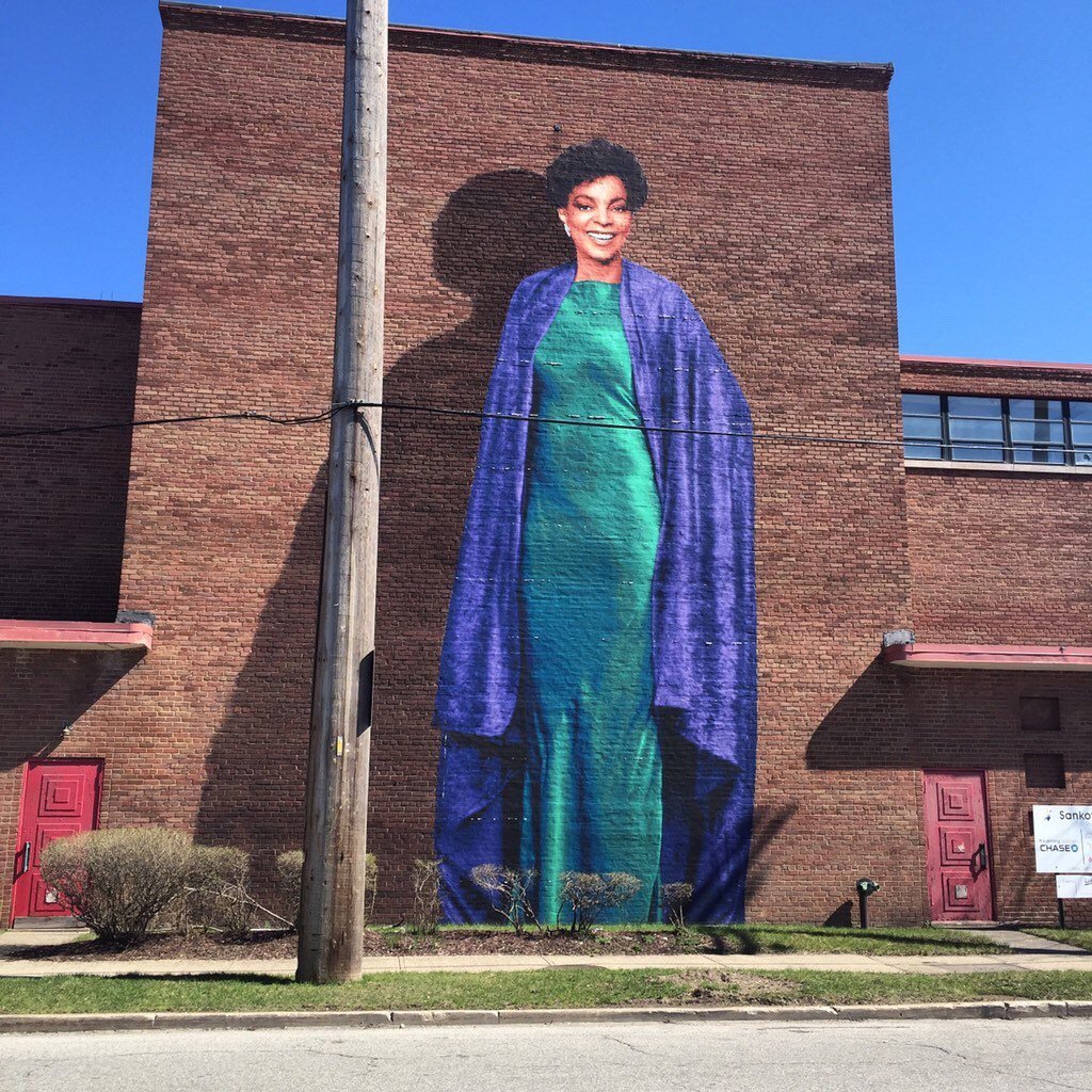 'Ruby Dee' | Mural by US artist Kent Twitchell in Los Angeles, USA

#kenttwitchell #rubydee #losangeles #usa #losangelesgraffiti #losangelesstreetart #losangeleswalls #losangelesmurals #graffiti #streetarteverywhere

📷 via Pinterest | goo.gl/vnUHup