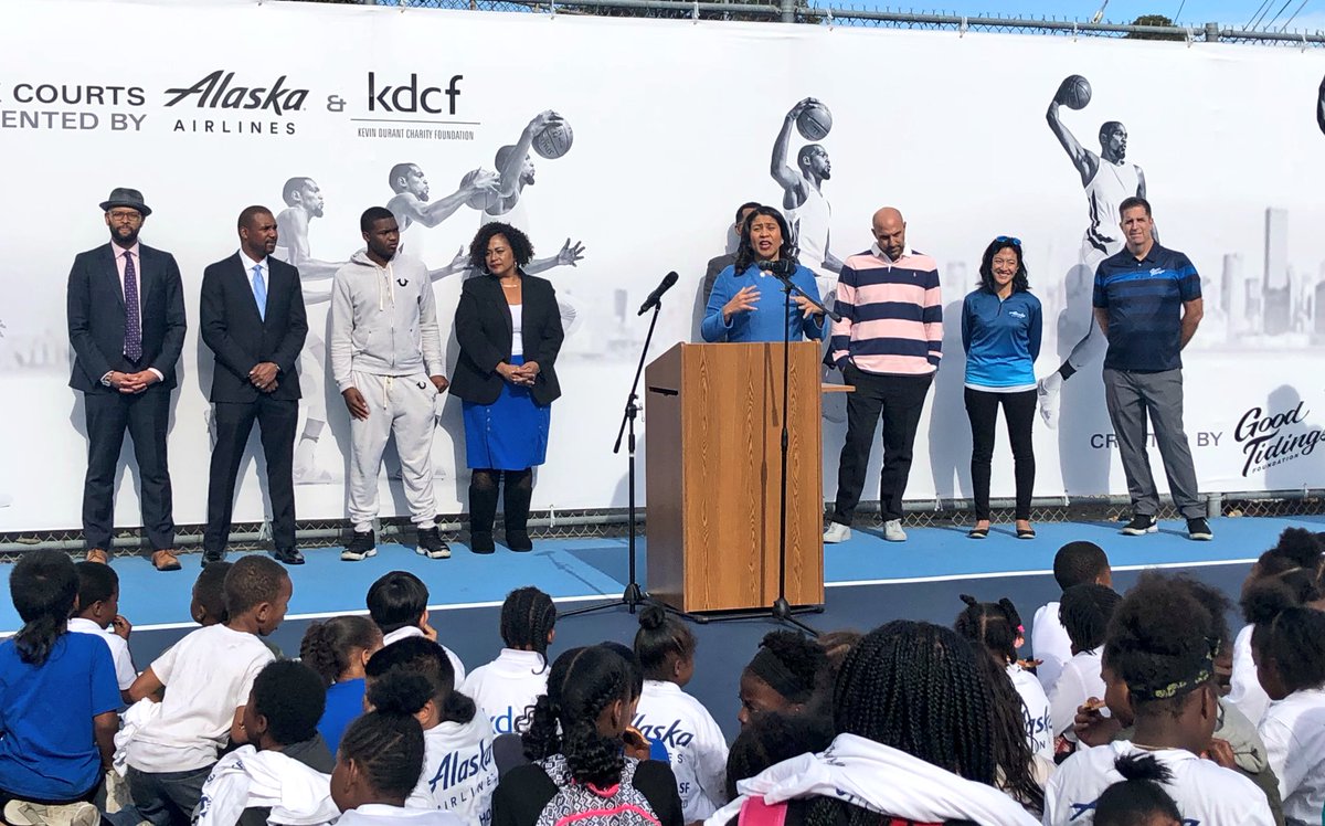 SFOCII's tweet image. The newly renovated Hunters Point Youth Park is a fantastic place for the kids to play! Huge thanks to @KDTrey5, @AlaskaAir, @goodtidingsSF and @TSFF for making this court a reality.