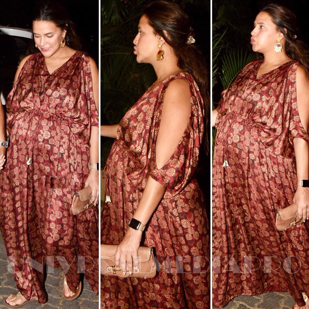 Neha Dhupia arriving for a party in Bandra 
FOLLOW #Univrsalmediapro 
#bollywood #nehadhupia #bollywoodstyle #bollywoodfashion #bollywoodactress #bandravibes #bandrascenes #pregnancylook #pregnancydiaries