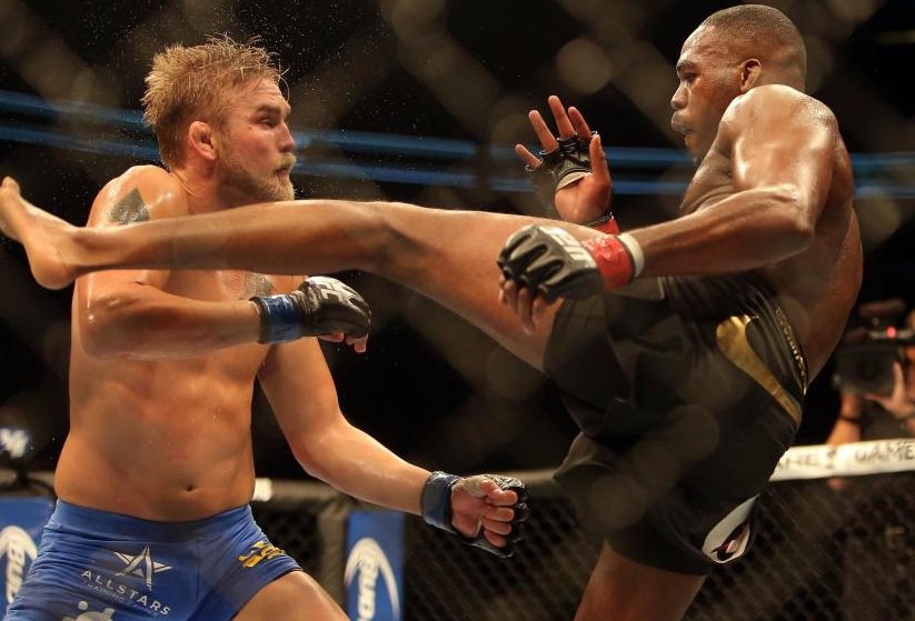 UFC232live tweet picture