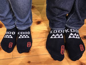 KodoHeartbeatEn's tweet photo. Happy feet! #Kodo #socks are available at #KodoOnlineStore. One size fits most. #taiko #drums #japan #teamkodo https://t.co/114CZyletM https://t.co/JHMxMZcYuY
