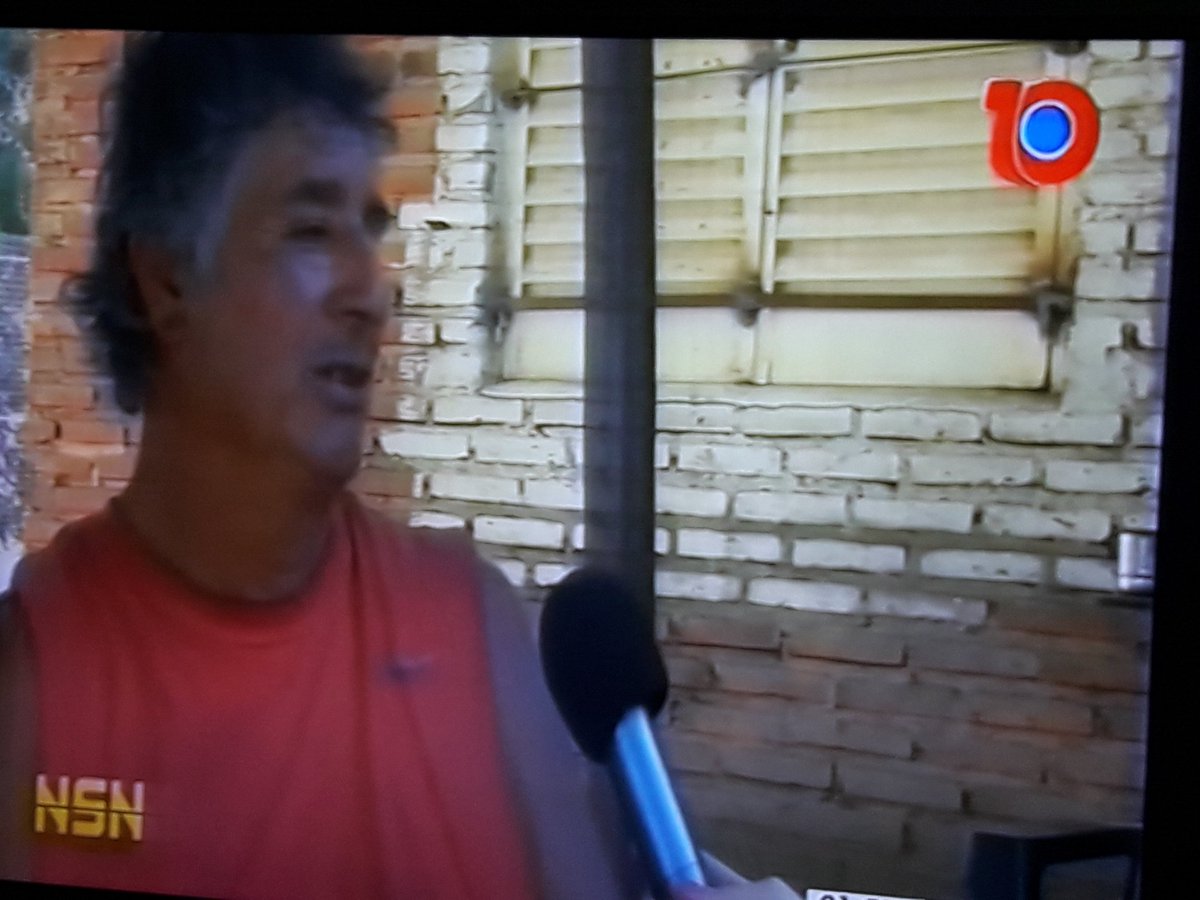 NoSeSalvaN4DIE's tweet photo. Oscar vecino del #ElTimbo padece la #Inseguridad, sufrió varios robos. También es el encargado del alumbrado público del lugar. #NSN #Tucumán
@Aintile @gaby_sanchez6 @rorodriguezro https://t.co/5D39aHsZwY