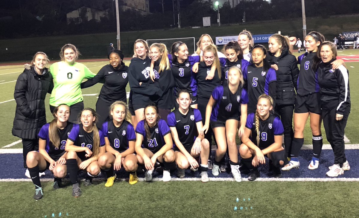 CoachE_Taylor's tweet photo. Congrats to CHCA Women’s Soccer for Sectional Championship with a 3-0 win over Seven Hills @chcaeagles @CHCAWSOCCER @KDunnette #360Armor 🦅⚽️🏆 https://t.co/ojQb8fUxLx