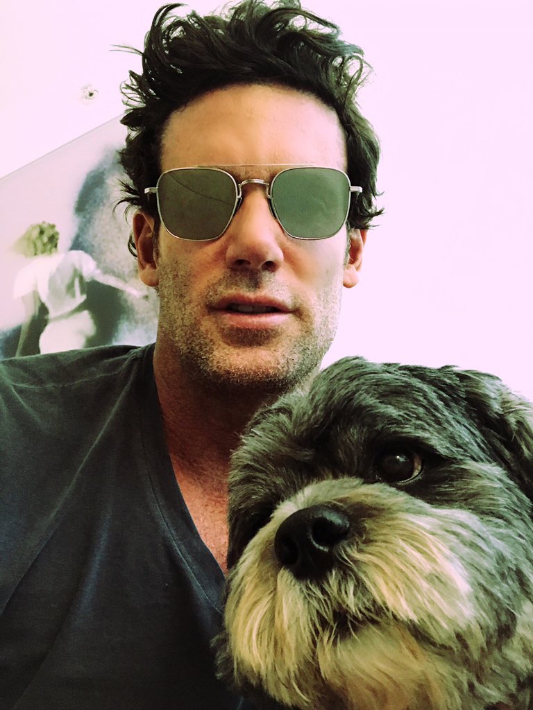 Bernie_Paz's tweet photo. Teddy dog https://t.co/udOTQD01OA