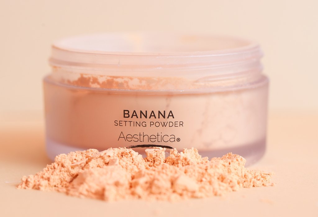 BANANAS over this perfect setting powder! Did you know that setting powder is used to blur fine lines and pores, leaving your skin looking smoother? - - #settingpowder #aestheticacosmetics #makeupaddict #makeuplover #makeuplooks #mua #miamimua #powder