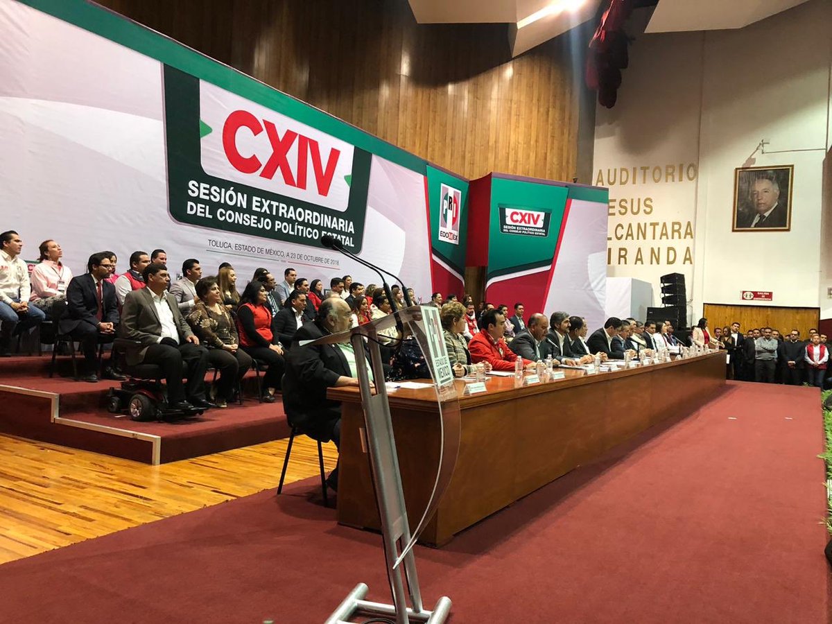 PRI_EDOMEX's tweet photo. En este momento damos inicio a la CXIV Sesión Extraordinaria del Consejo Político Estatal del @PRI_EDOMEX. #RenovaciónEs https://t.co/Lr4sZ3EYjx