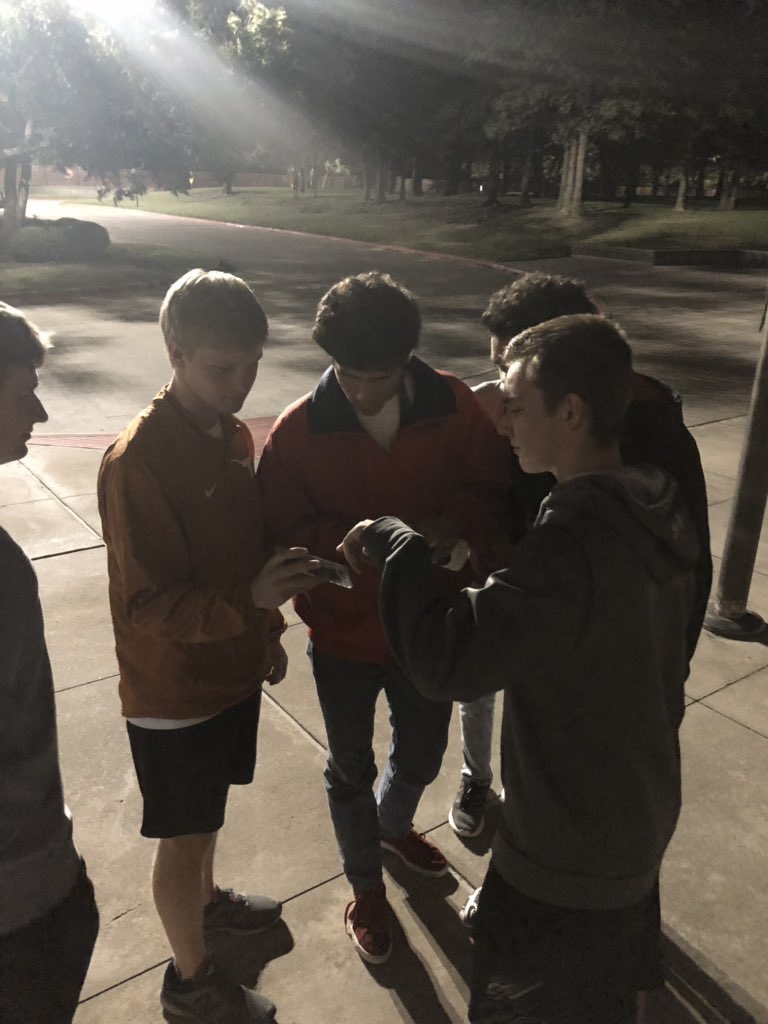 PorterHardcast1's tweet photo. Had fun at the star party tonight!⭐️🎉 #loveastro https://t.co/lAnhzufOmq