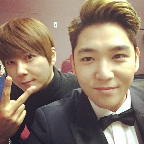 JhoDengK's tweet photo. ELF and SHCJ .... #SHCJSelcaday #myhusband #myexbf #myvocals #wheninNami #SHINHYESUNG #KANGIN  😍😍😍 @Roronoa_Juri https://t.co/cGP7btcSN1