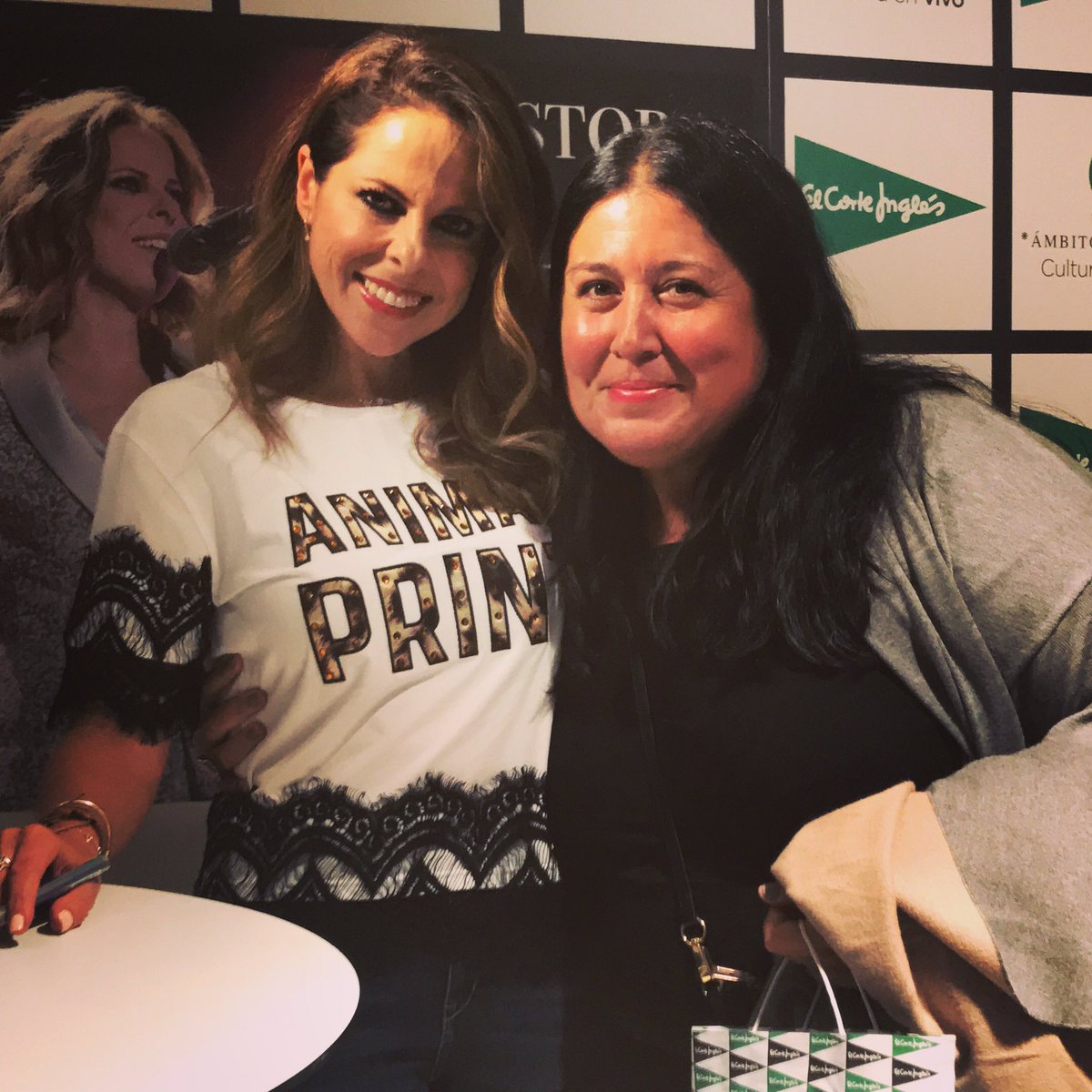 Medasvida's tweet photo. Qué alma tiene esta mujer y que suerte tengo yo de conocerla @PastoraSoler gracias!! https://t.co/g5PsAJTrVP