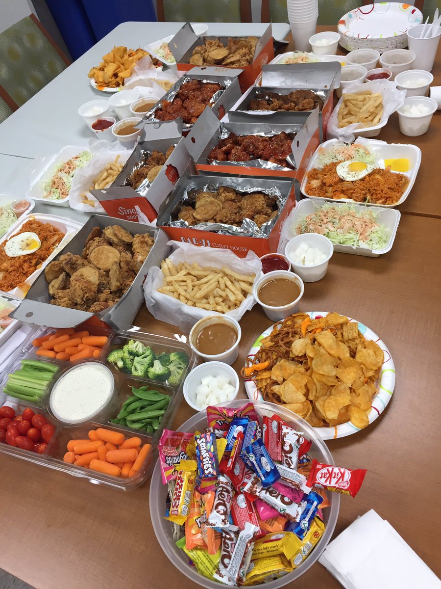 AngelaKim511's tweet photo. TD Austin branch getting ready for #futureready #teamwork #legendary Happy Tummies! @johnjejang @BruceGray_TD @MauroManzi_TD https://t.co/zRHQvANq0d