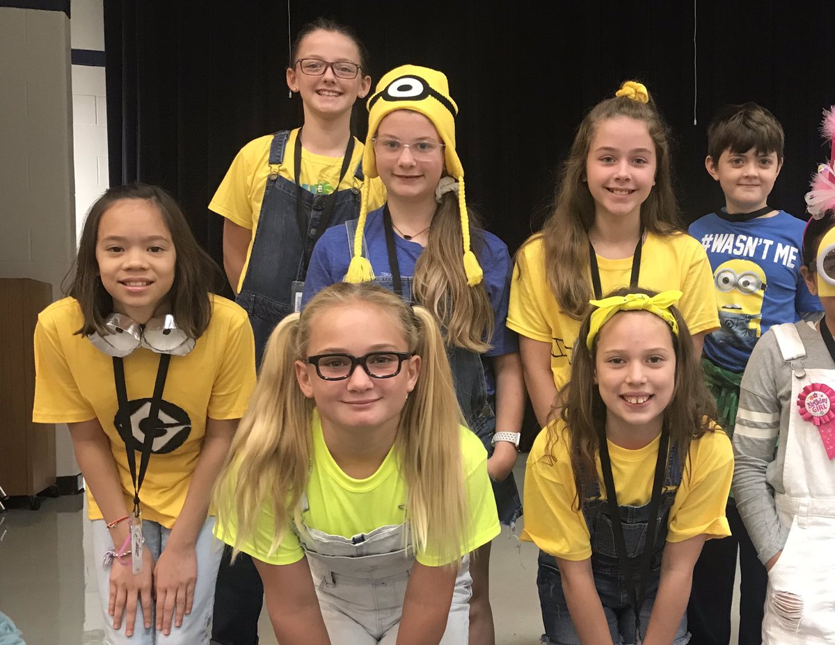 5thgradesampson's tweet photo. Lots of Minion sightings today! Don’t worry, Gru Patrol was in effect! A Minion Reasons not to do drugs. #redribbonweek #5thgrade @SampsonElem https://t.co/PvFajzTLRV