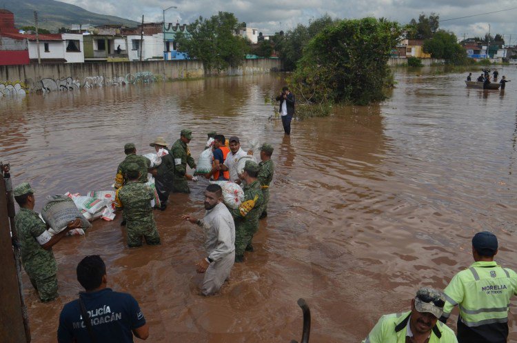 HRS4NTOS's tweet image. Mientras #FuerzasArmadasdeMexico realizan #PLANDNIIIE en  #Sinalo #Oaxaca #Veracruz #Colima por el #Huracan  &quot;WILLI&quot; pues el señor de las &quot;NARCOS SERIES&quot; Epigmenio Ibarra se tomo el tiempo para No señalar a los Soldados de ¡ASESINOS! @RicardoAlemanMx @sinaloagobmx @SCJN