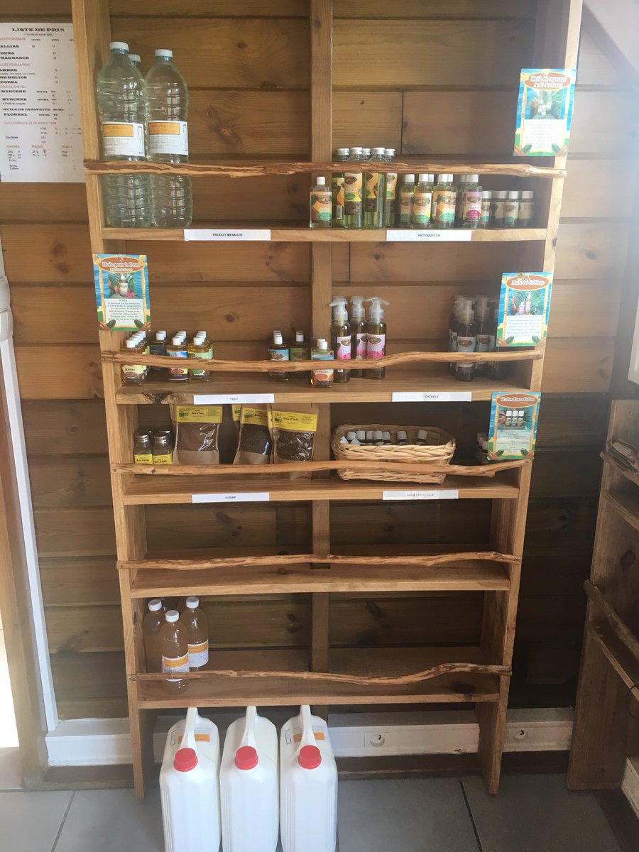 Slt à ts, Ns vs annonçons notre collaboration ac Mr &amp; Mme Beaujour,Dès aujourd’hui leur produits sont en ventes chez ns!
N’hésitez plus,venez ns rendre visite, vs connaîtrez toutes les vertus du bois d’Inde ainsi que ces utilisations... 
Ns sommes ouvert ts ls jrs😉
A très vite