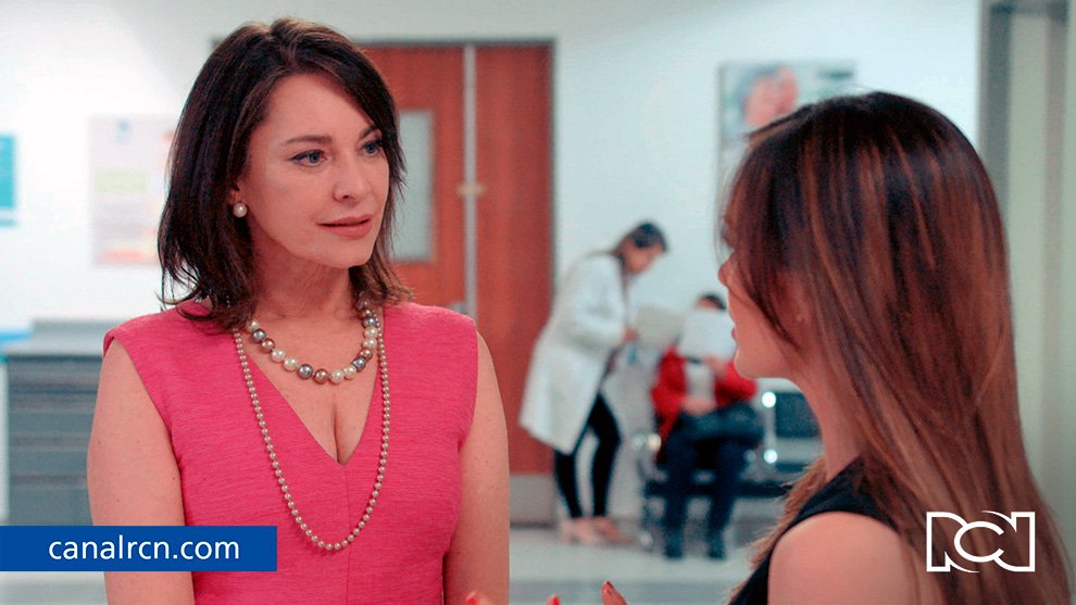 ¡Así es como uno se gana a la suegrita! 😊😉 #LaLeyDelCorazón2 → goo.gl/d5h2gr