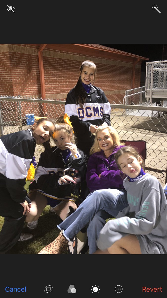 KHMcDaniel's tweet image. My girls love doing my hair during 1/2 time🏈💜💛📣 #DCMSCheer #TeamBonding #PlayOnePlayAll #LoveThemAll