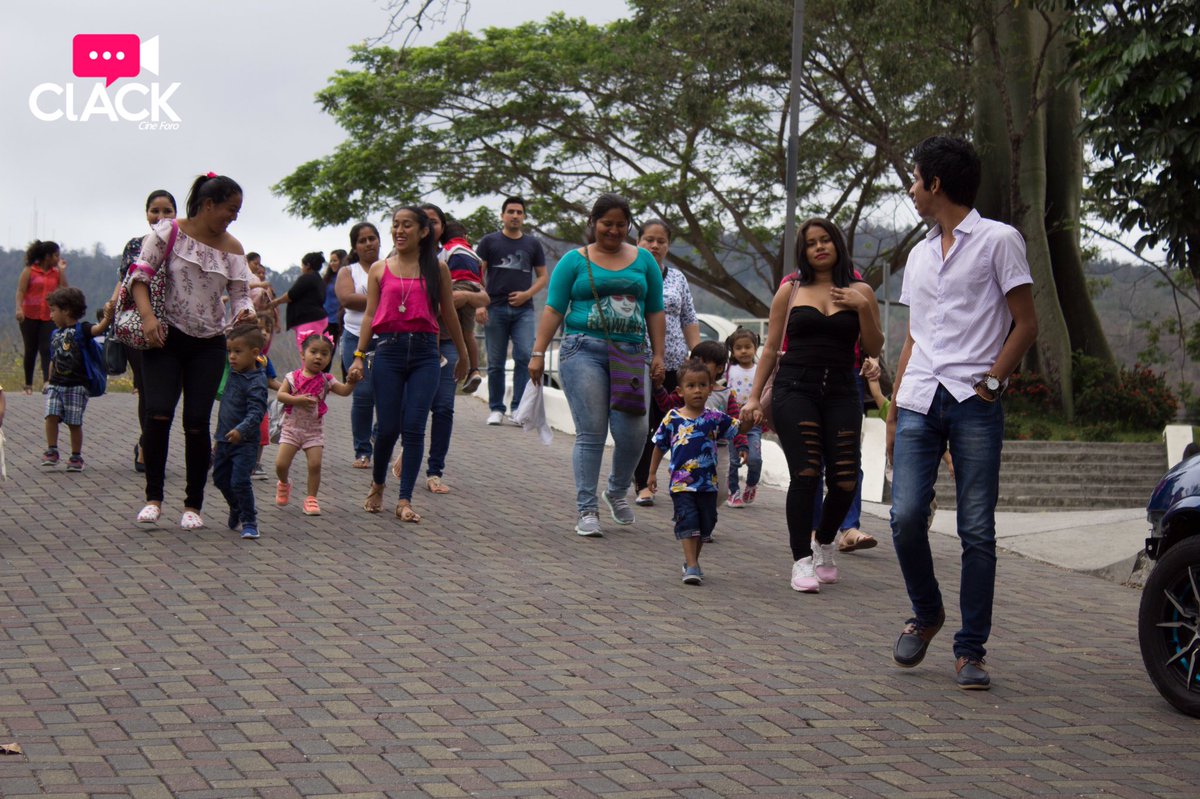 clackcineforo's tweet photo. El pasado viernes 19 tuvimos la visita de los más pequeñitos de la fundación CNH Huellitas. Disfrutaron de la proyección en el teatro @espol e interactuaron luego de la función.
Gracias por venir😊 
#clackcineforo #cine #espol @edcom50 @UVS_ESPOL https://t.co/IPb6BLRoZC