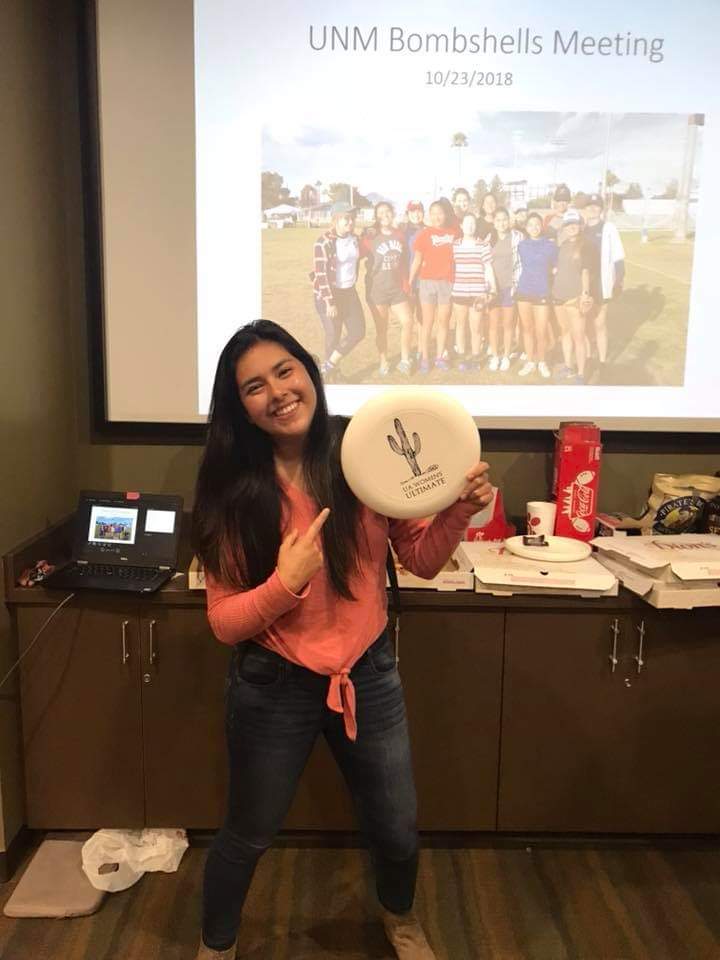 Bombshells_Ulti's tweet photo. Our lovely MVP from Plan B with our disc for spirit award! Official team meeting: pizza, powerpoint, pretty good. https://t.co/23KhydyY2R