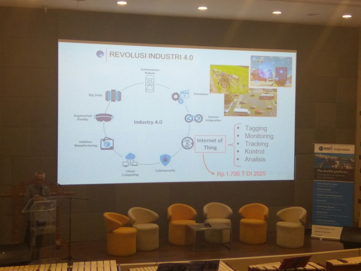 nikomamora's tweet image. Are we ready to enter the Industrial Revolution 4.0? #gisweek #esriindonesia #binus #kominfo