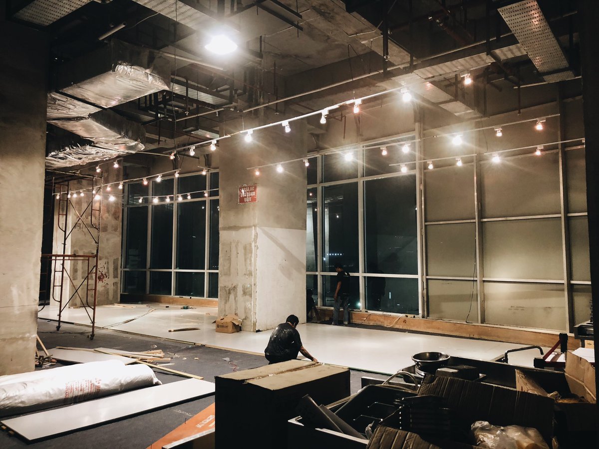brightspotMRKT's tweet photo. #ruangrasa konsep #popuprestaurant & #popupmenu oleh Grab Food & Goods Cafe akan ada di Brightspot. Kolaborasi 3 chef, 1 interior designer, 1 stylist taneman, 1 kurator musik, 1 seniman mural. Stay tuned for info. https://t.co/2hlLMKY4ak