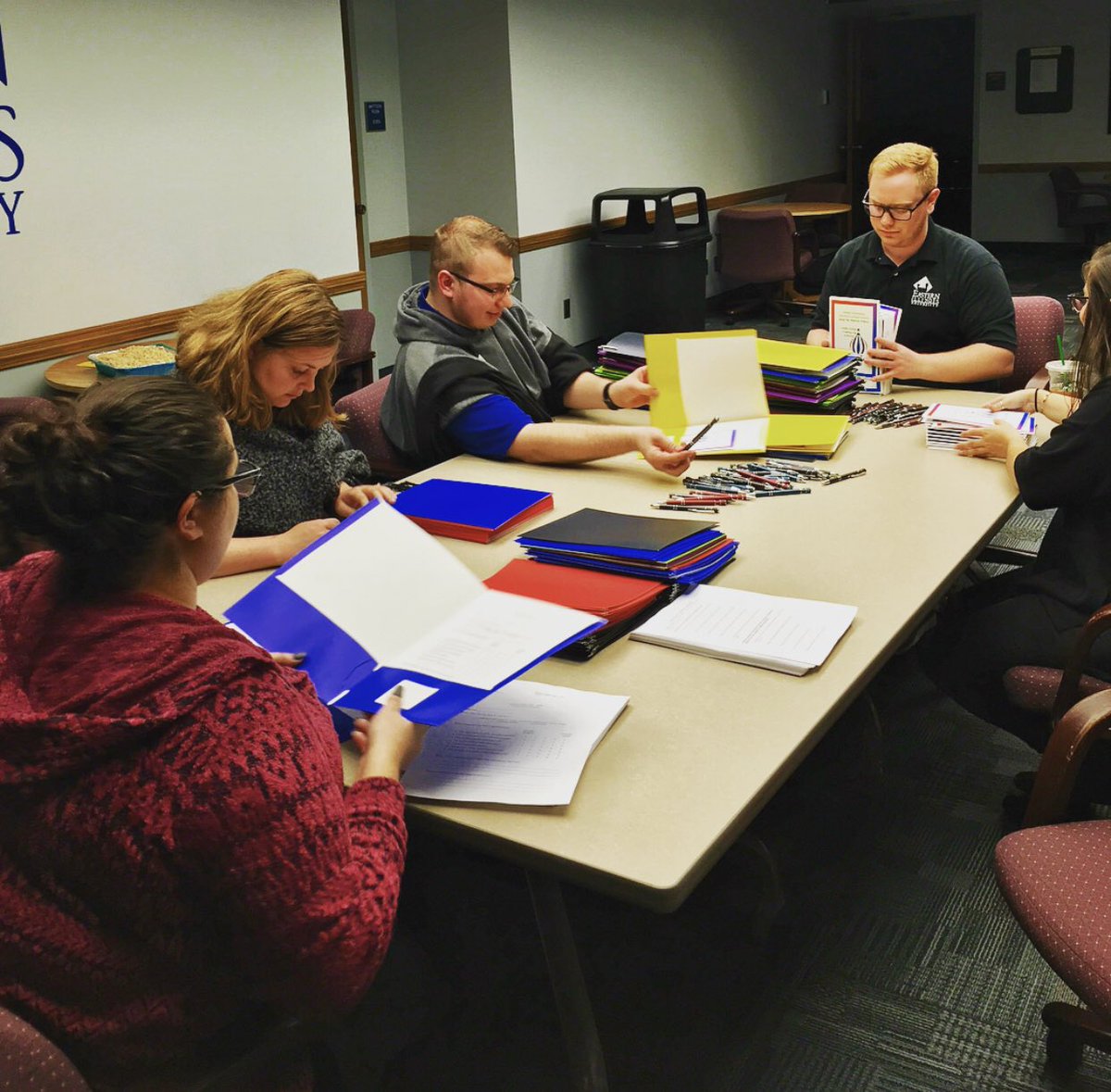 stu_affairs101's tweet photo. Thank you to the SA101 Volunteers that are helping make this conference possible! ❤️💜💙 #SA101Team #SA101 https://t.co/E5NyNbyHCY