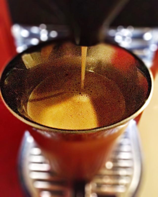 jonmac666's tweet photo. Guten Morgen…und schon begrüsst uns wieder die Wochenmitte, den Rest der Woche schaffen wir auch noch mit einem #Arpeggio #Kaffee von @Nespresso #whatelse #jjcoffeetime #ShotoniPhone #iPhoneSE #CameraPlus #tadaacommunity https://t.co/9C7sR1luFd