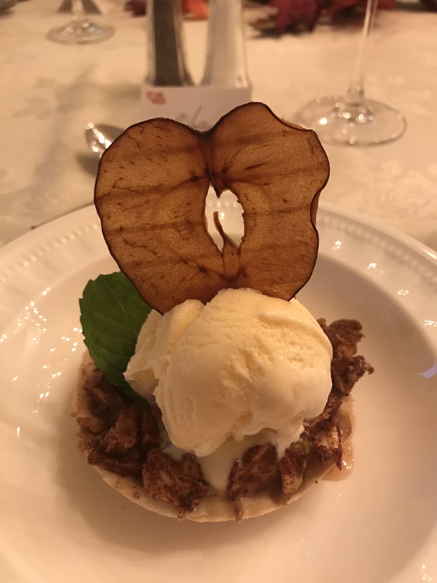 GettyDean's tweet image. My first dinner at the President’s &amp;amp; 1st Lady’s House for the Keiser Distinguished Lecture in Biological Sciences. Where’s Dr Mager? Taking Dr Douglas Smith to the Freed Center! @ohionorthern @ONUbiology @YellowstoneNPS #yellowstonewolves
