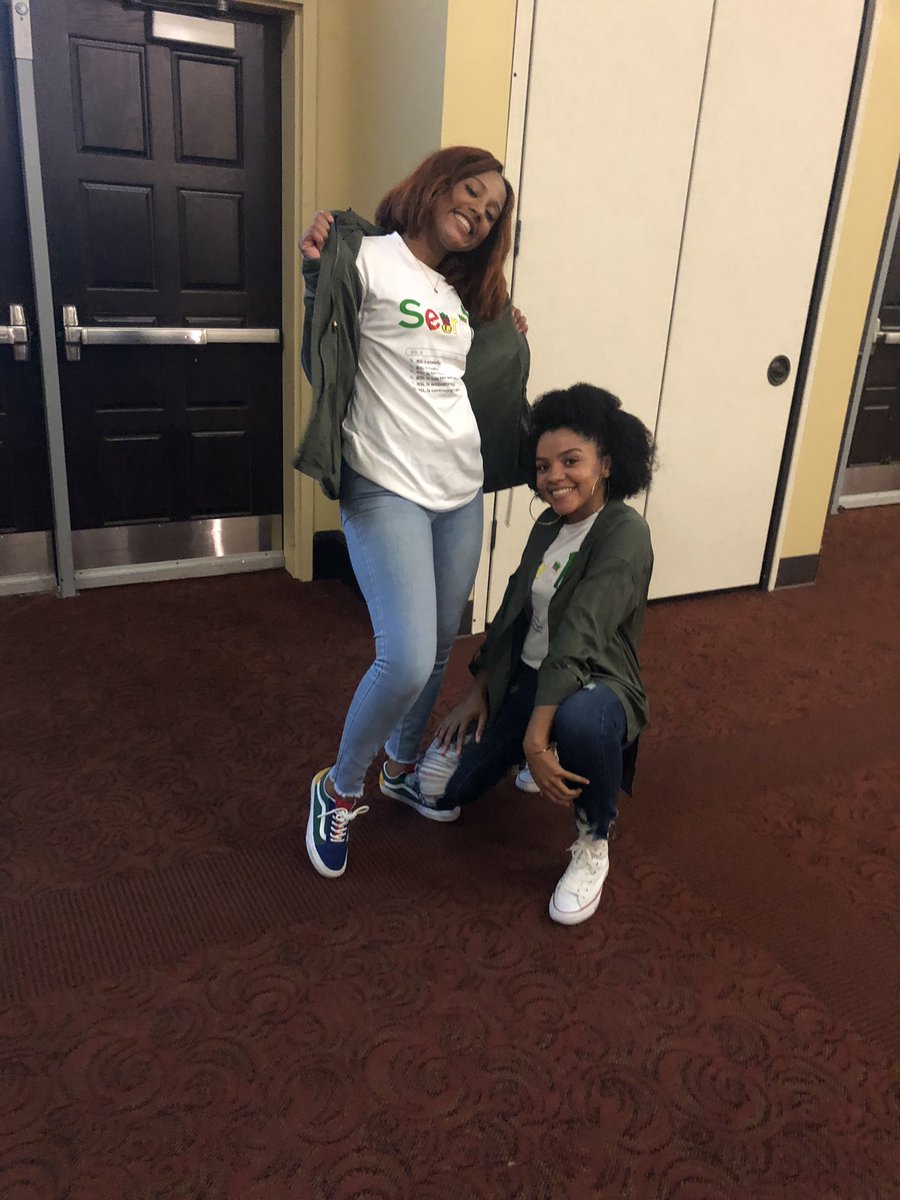 ninnaly_'s tweet photo. On this fine BSL Tuesday 🤪 #SearchUs 🔥 https://t.co/otHBThjNYe