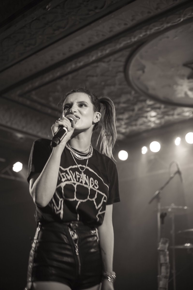 bellaffupdates's tweet photo. . @bellathorne performing in Indianapolis while on @MODSUN’s #smilemachine tour 😍 https://t.co/OOGUNOHu3a