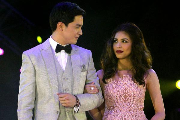 gmapinoytv's tweet photo. Happy #ALDUBTP3Years ! Kailan kaya mauulit ang ganyang tinginan? https://t.co/mB4DraHz2M