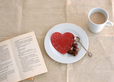 Доброе утро девушке романтические любимой любимая красивые. Открытки с добрым утром любимая. Цветы с добрым утром для любимой. Открытки с добрым утром мужчине романтичные. Фон для кружки сердечки.