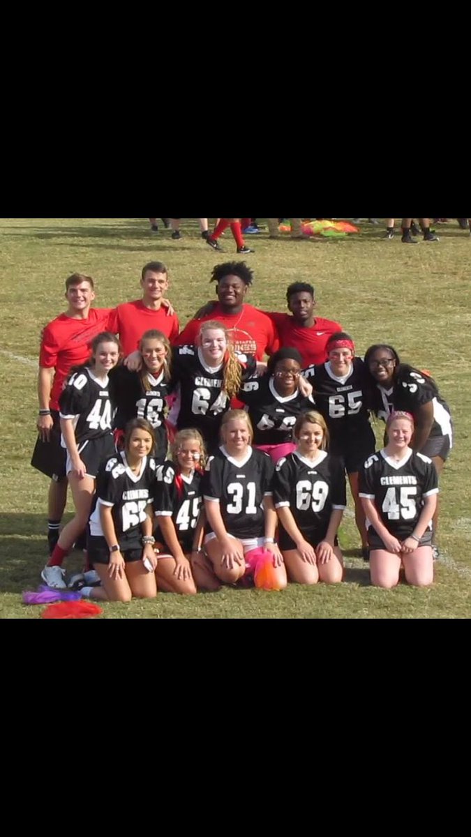 CSection19's tweet image. Congrats to the seniors on the powderpuff win today!!! A great game from the juniors/sophomores!!🏈 thank you to everyone for the participation in support of the Alabama children&apos;s hospital!! #happyhoco #seniors19